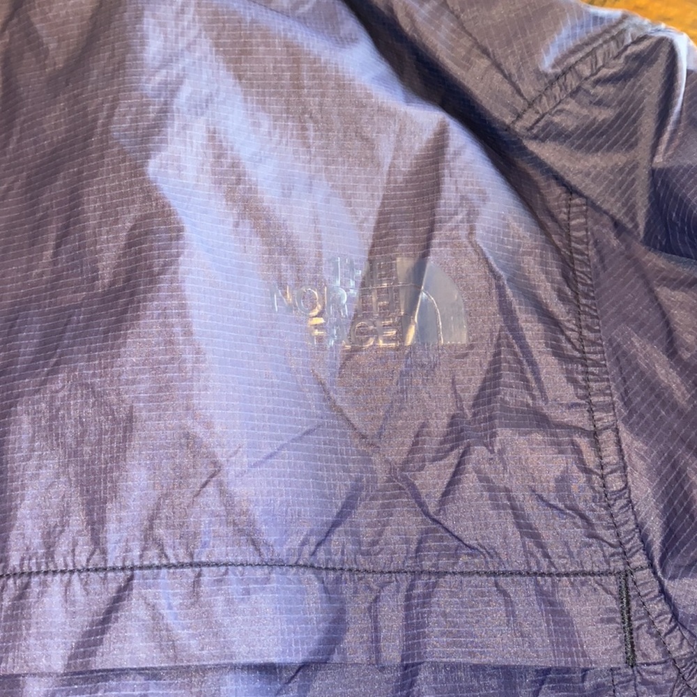 The North Face Windbreaker - Picture 7 of 8